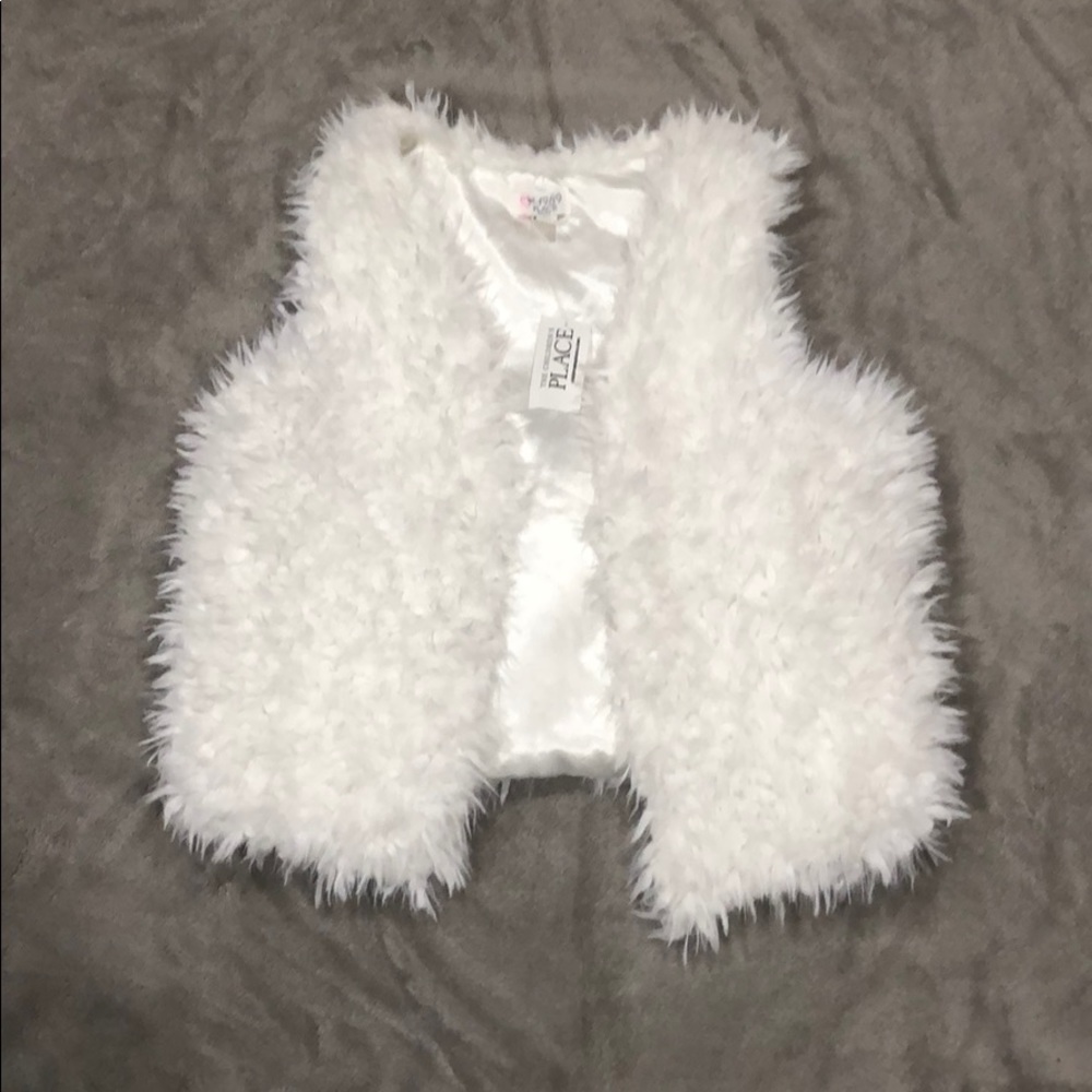🆕 White Furry Vest - Picture 1 of 2